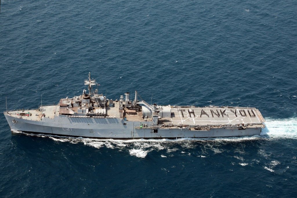 indian navy salutes corona warriors